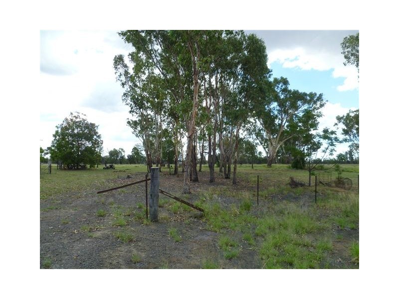 8 SHORT STREET, Amby QLD 4462