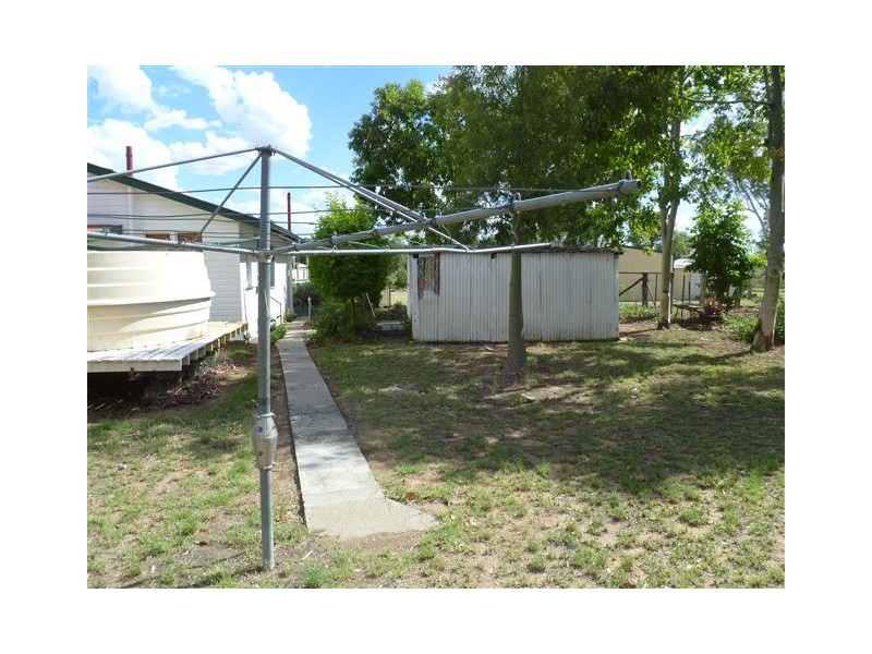 8 SHORT STREET, Amby QLD 4462