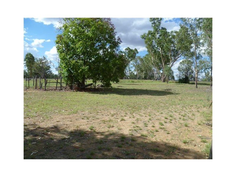 8 SHORT STREET, Amby QLD 4462