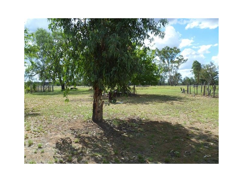 8 SHORT STREET, Amby QLD 4462