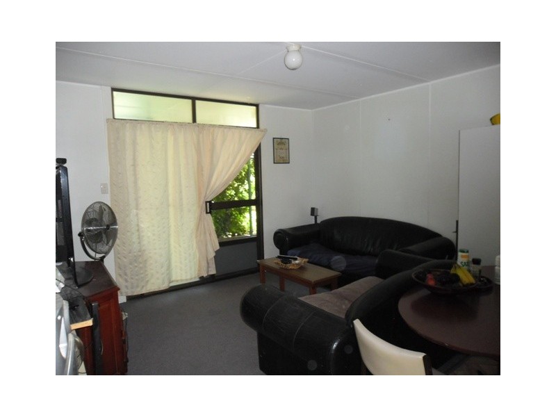 4 EDITH ST, Miles QLD 4415