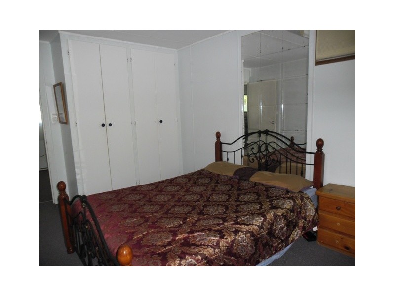 4 EDITH ST, Miles QLD 4415