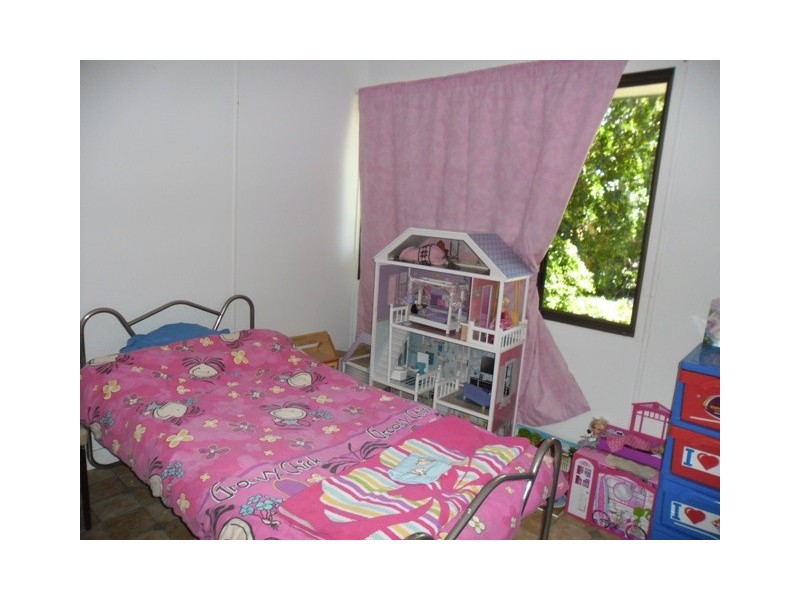 4 EDITH ST, Miles QLD 4415