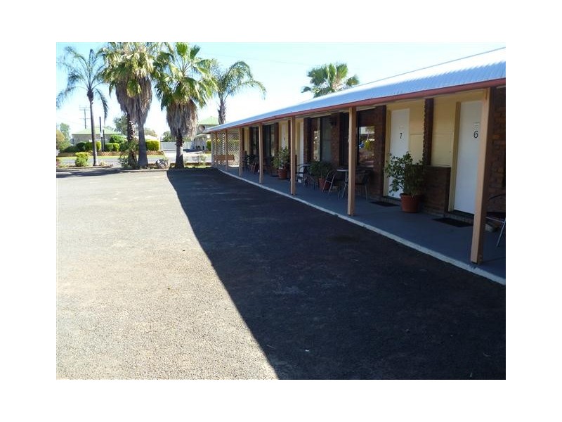 67 GREGORY ST, Roma QLD 4455