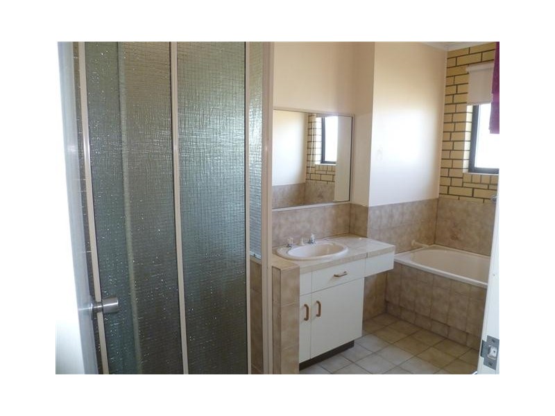 67 GREGORY ST, Roma QLD 4455