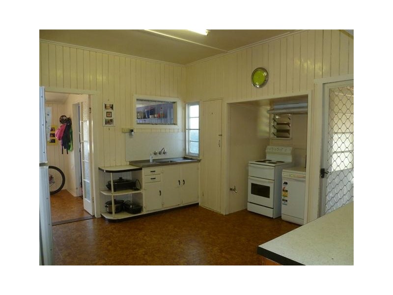 19 CRAWFORD ST, Roma QLD 4455