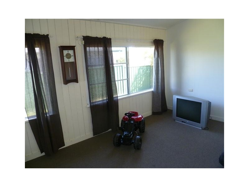 19 CRAWFORD ST, Roma QLD 4455