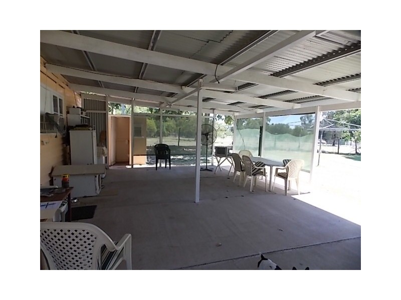 16 DAISY STREET, Blackall QLD 4472