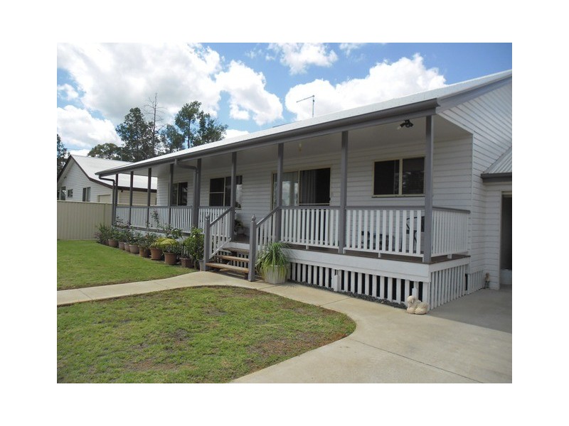 6 ELEANOR ST, Miles QLD 4415