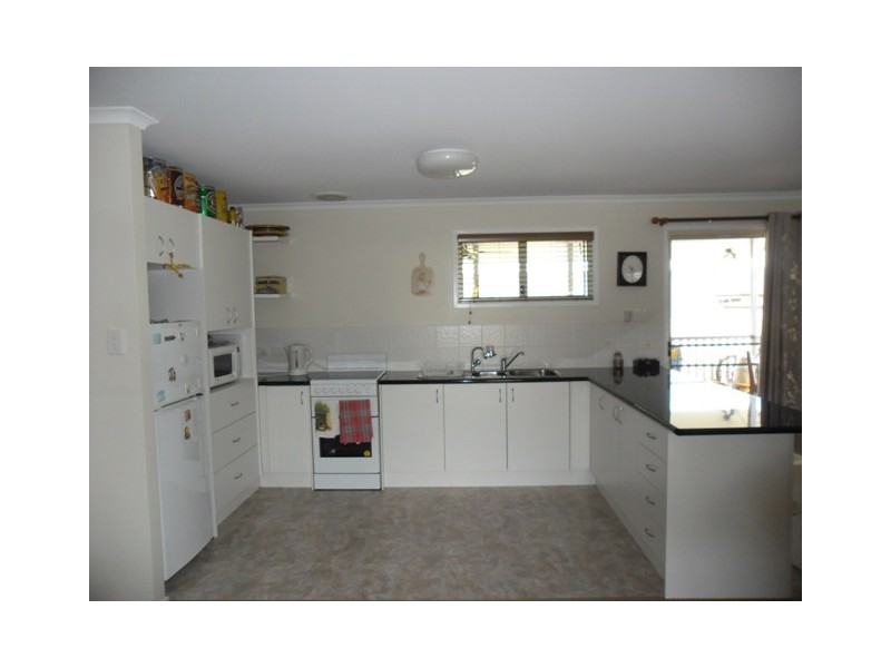 6 ELEANOR ST, Miles QLD 4415