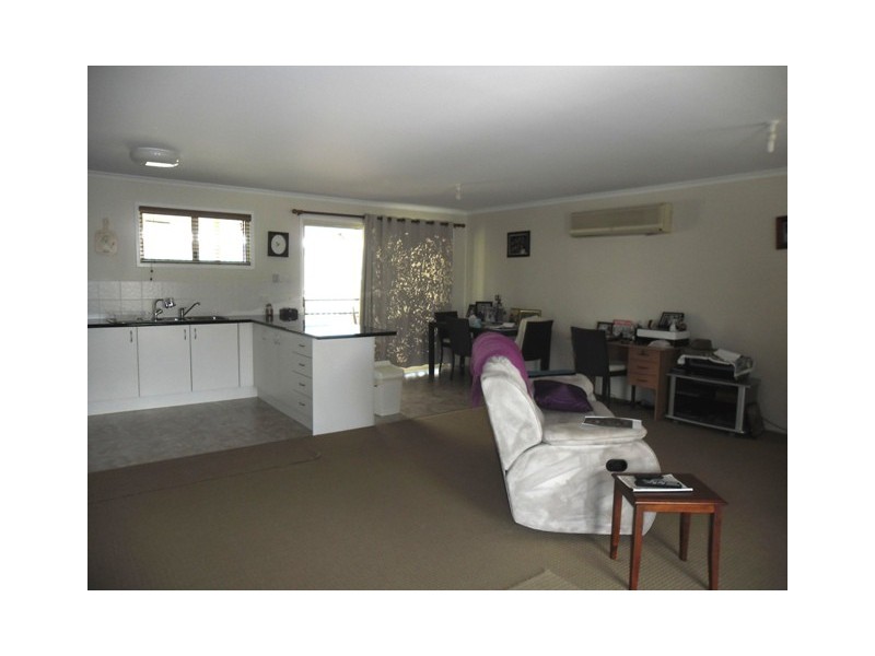 6 ELEANOR ST, Miles QLD 4415