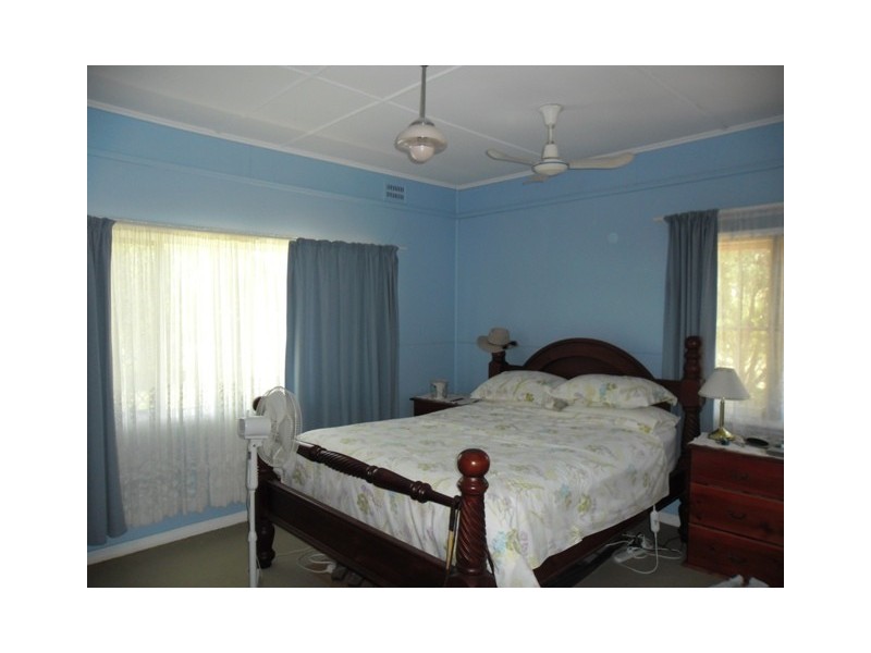 43 GLYNN AVE, Dulacca QLD 4425