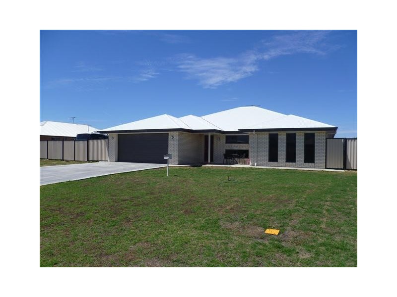 22 Beetson Drive, Roma QLD 4455