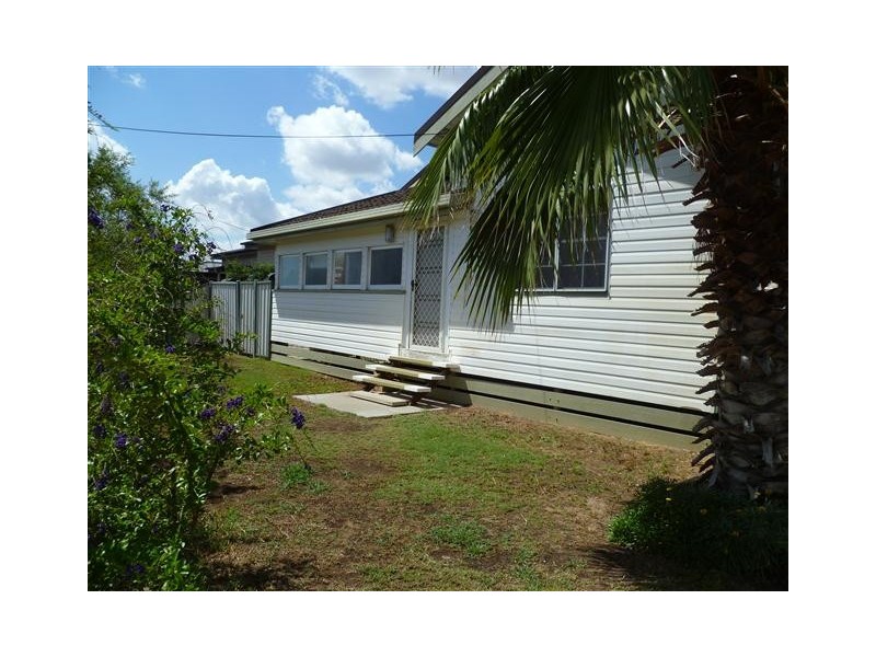 30 TWINE, Roma QLD 4455