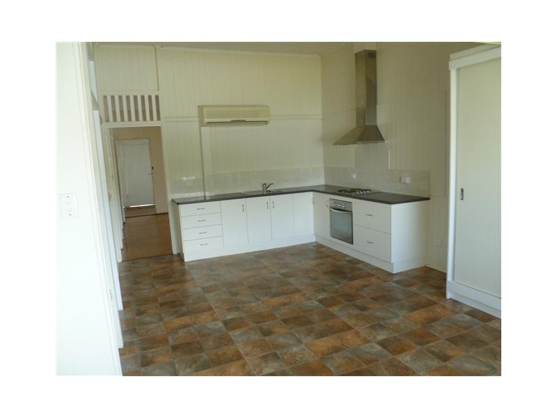 30 TWINE, Roma QLD 4455