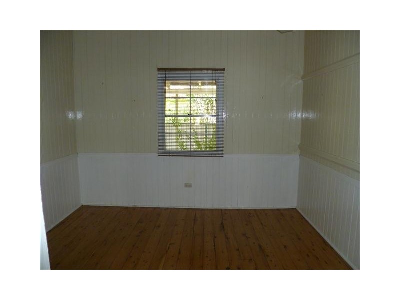 30 TWINE, Roma QLD 4455