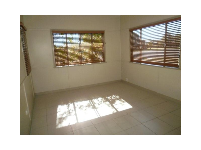 4 COLAMBA ST, Miles QLD 4415