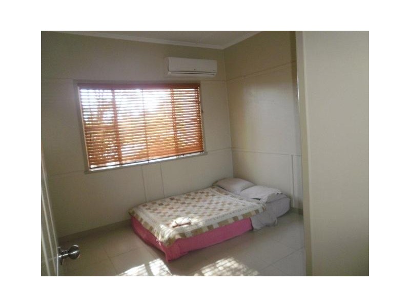 4 COLAMBA ST, Miles QLD 4415