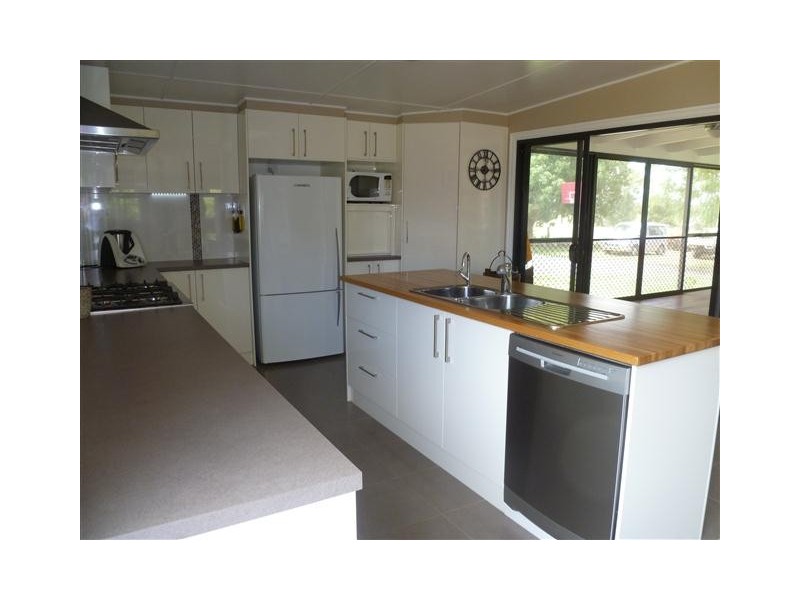 221 Wallumbilla Nth, Wallumbilla QLD 4428