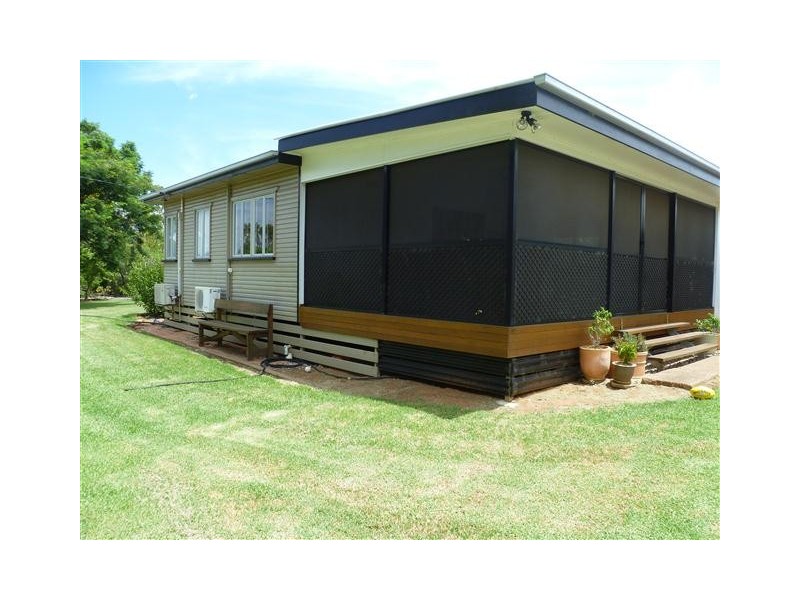 221 Wallumbilla Nth, Wallumbilla QLD 4428