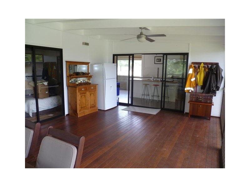 221 Wallumbilla Nth, Wallumbilla QLD 4428