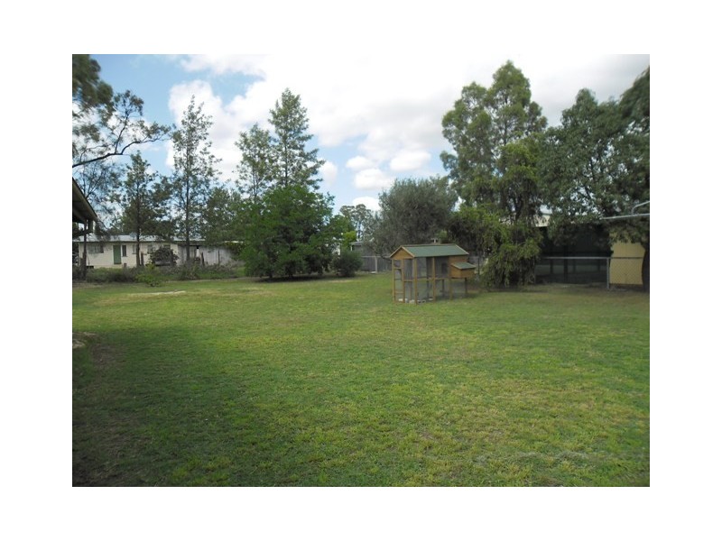 54 ELEANOR ST, Miles QLD 4415
