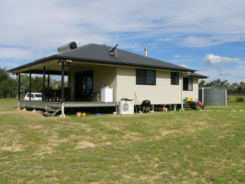 65 Bradshaw Lane, Taroom QLD 4420