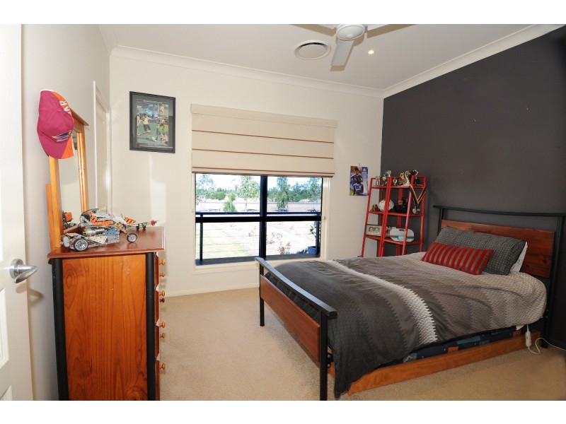 84 Southern Cross Drive, Dalby QLD 4405