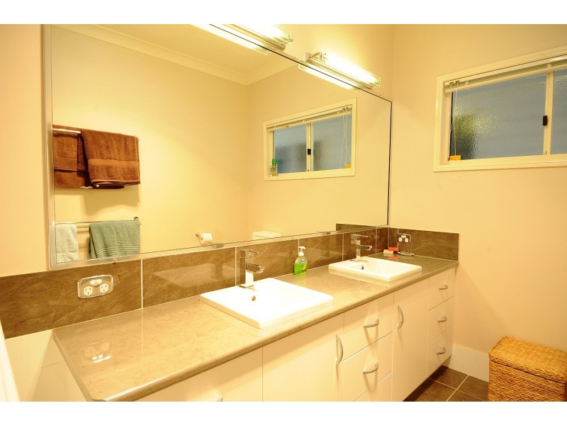 84 Southern Cross Drive, Dalby QLD 4405