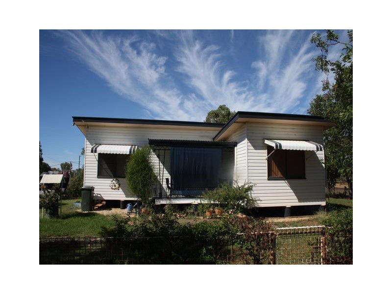 3 LEEK STREET, Blackall QLD 4472