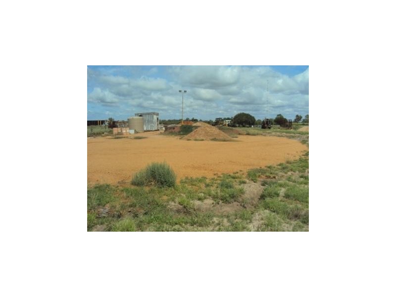 25 Warbler Court, Longreach QLD 4730