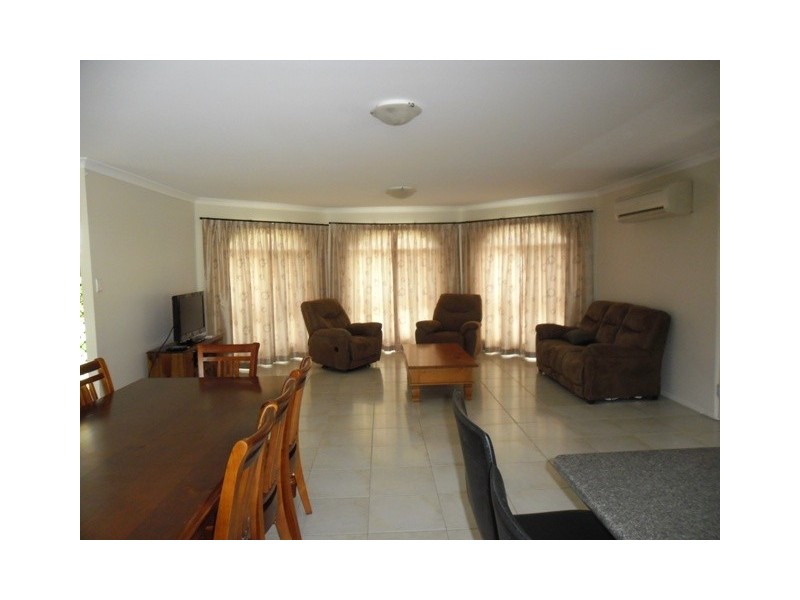 2 LAWTON PLACE, Miles QLD 4415