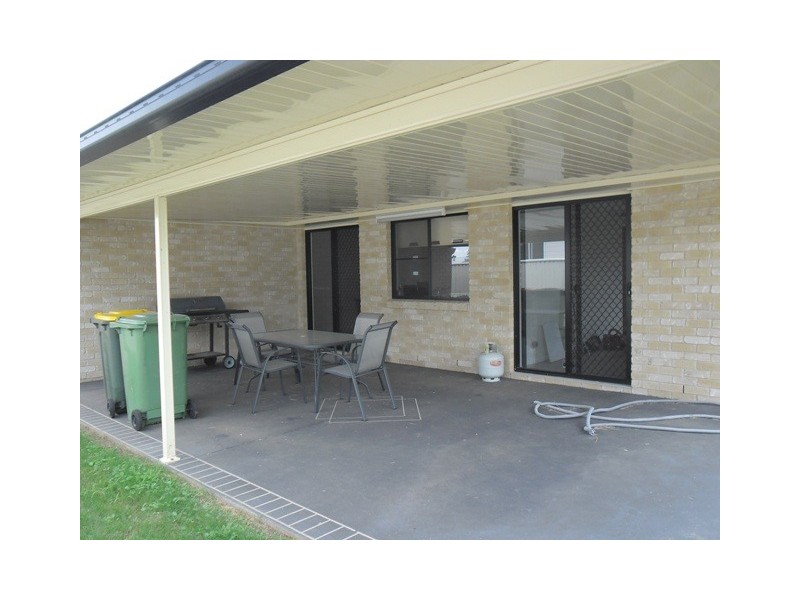 2 LAWTON PLACE, Miles QLD 4415