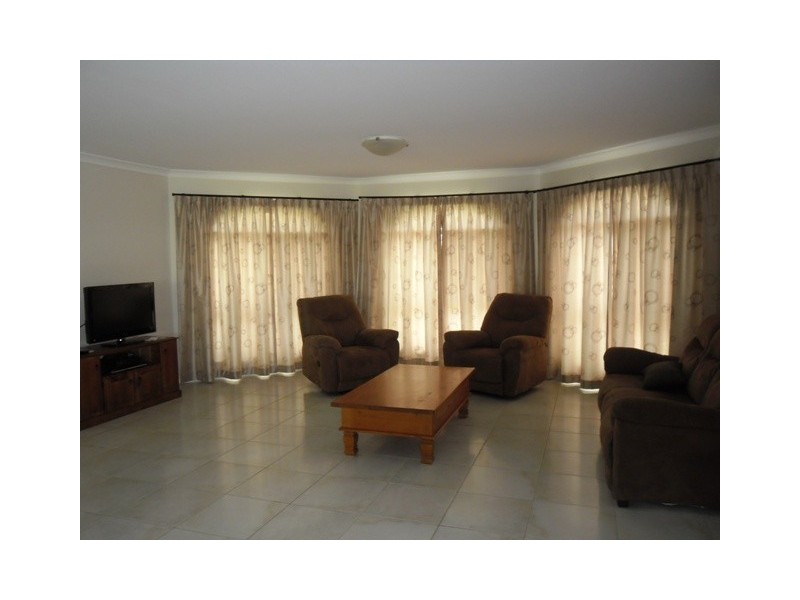 2 LAWTON PLACE, Miles QLD 4415