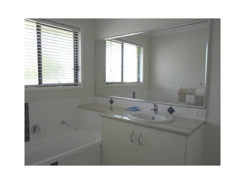 2 LAWTON PLACE, Miles QLD 4415