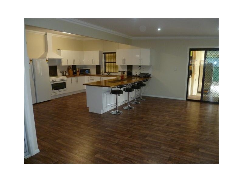 16A Bowen St, Roma QLD 4455