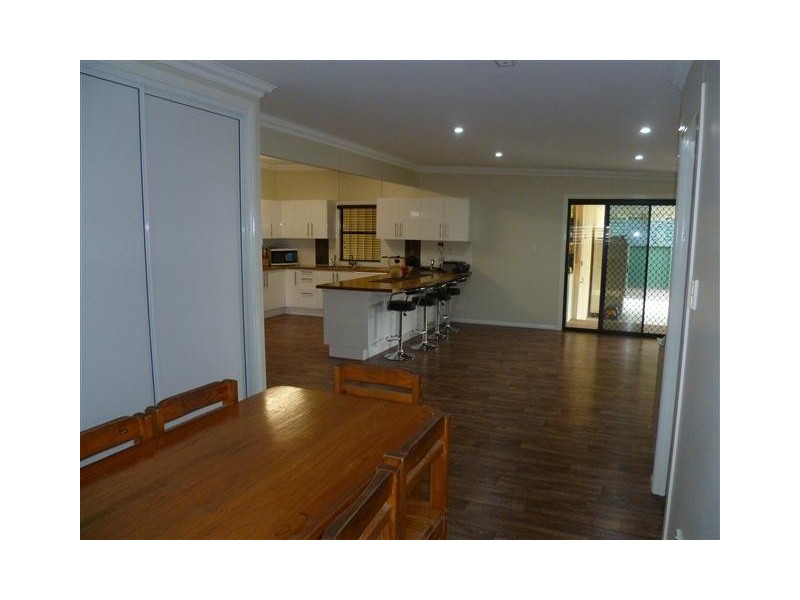 16A Bowen St, Roma QLD 4455