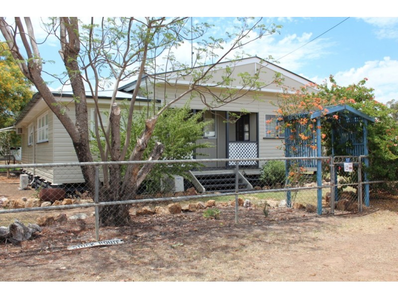 17 WILSON ST, Condamine QLD 4416