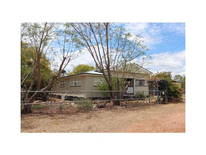 17 WILSON ST, Condamine QLD 4416