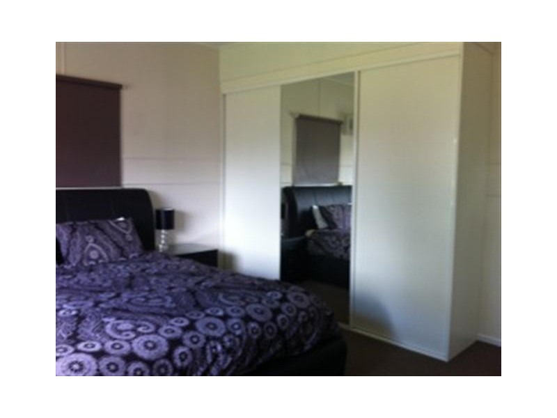 25 WRIGHT ST, Roma QLD 4455