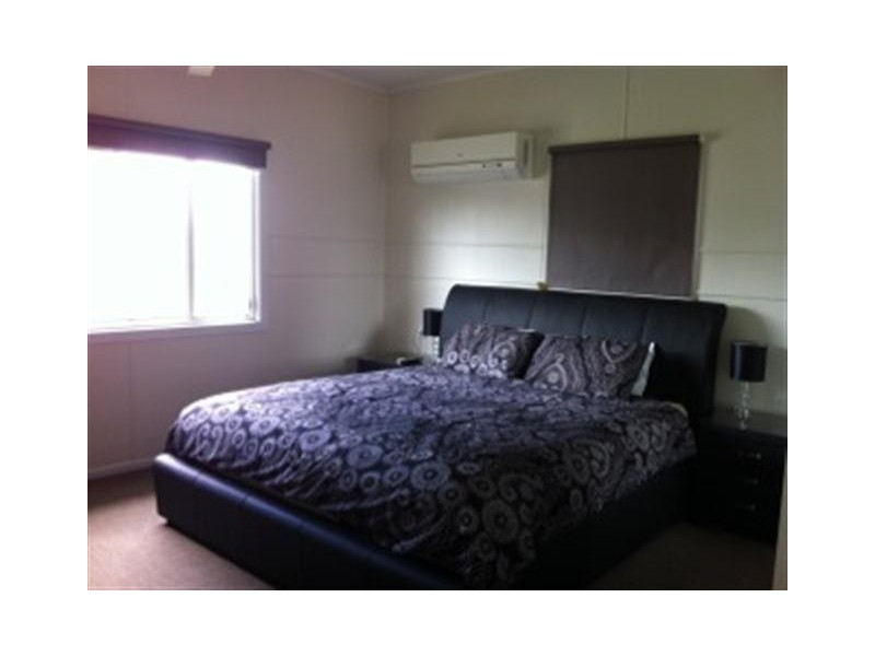 25 WRIGHT ST, Roma QLD 4455