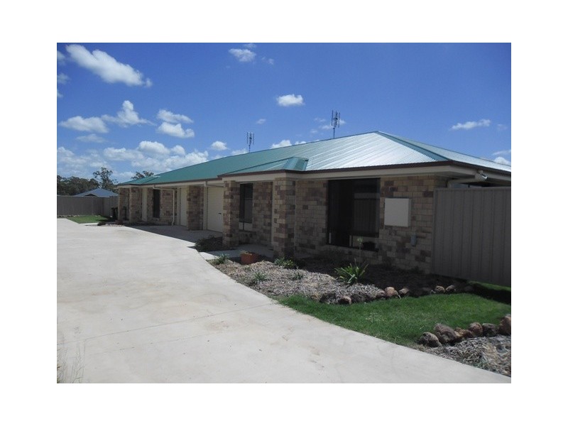 UNIT 1 and 2 RACECOURSE RD, Miles QLD 4415