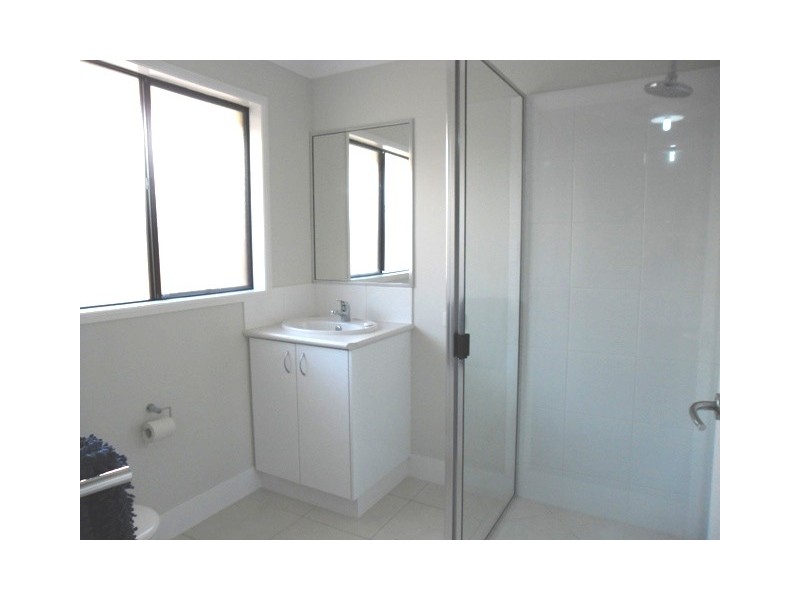 UNIT 1 and 2 RACECOURSE RD, Miles QLD 4415