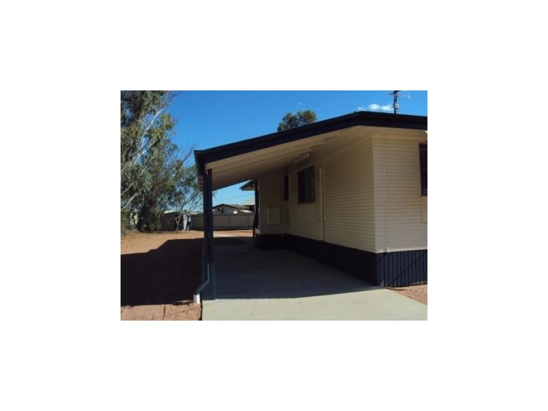 17 Stilt Street, Longreach QLD 4730