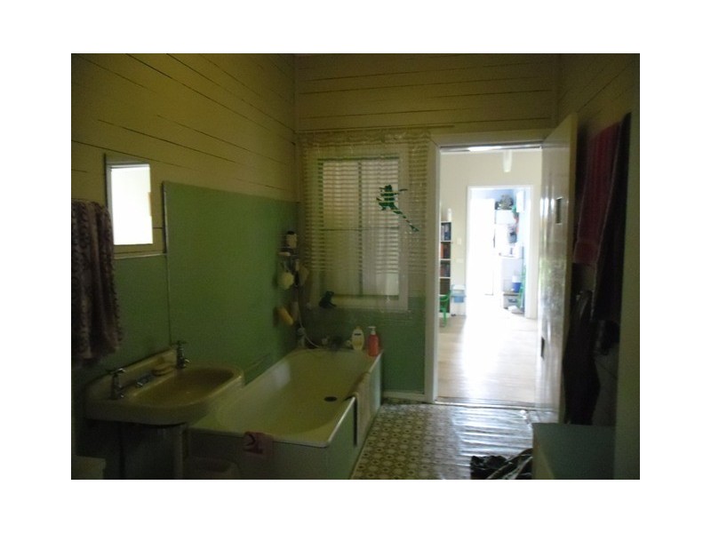 102 WILLIS ST, DRILLHAM, Drillham QLD 4424