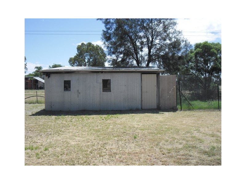 7 BURKE ST, Drillham QLD 4424