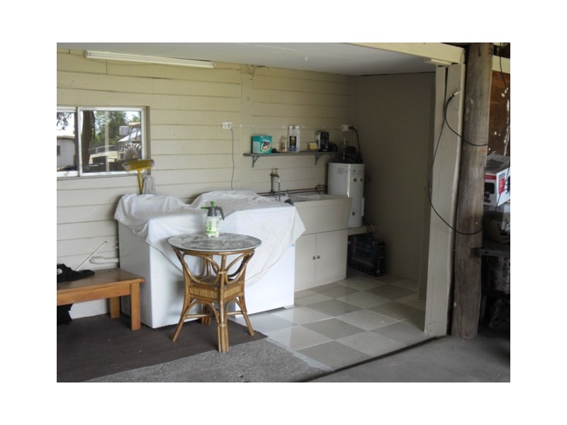 7 BURKE ST, Drillham QLD 4424