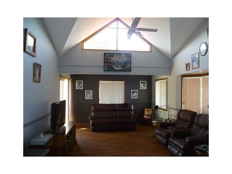 115 QUINTIN, Roma QLD 4455