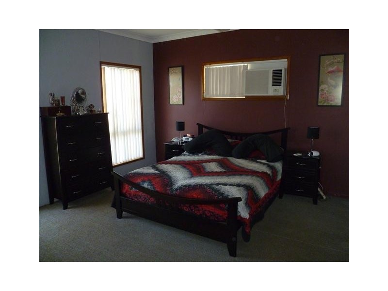 115 QUINTIN, Roma QLD 4455