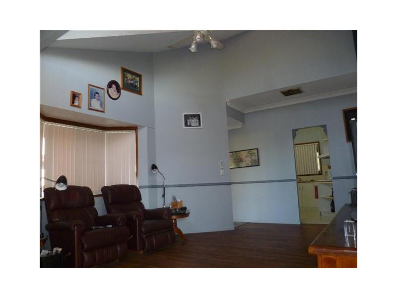 115 QUINTIN, Roma QLD 4455